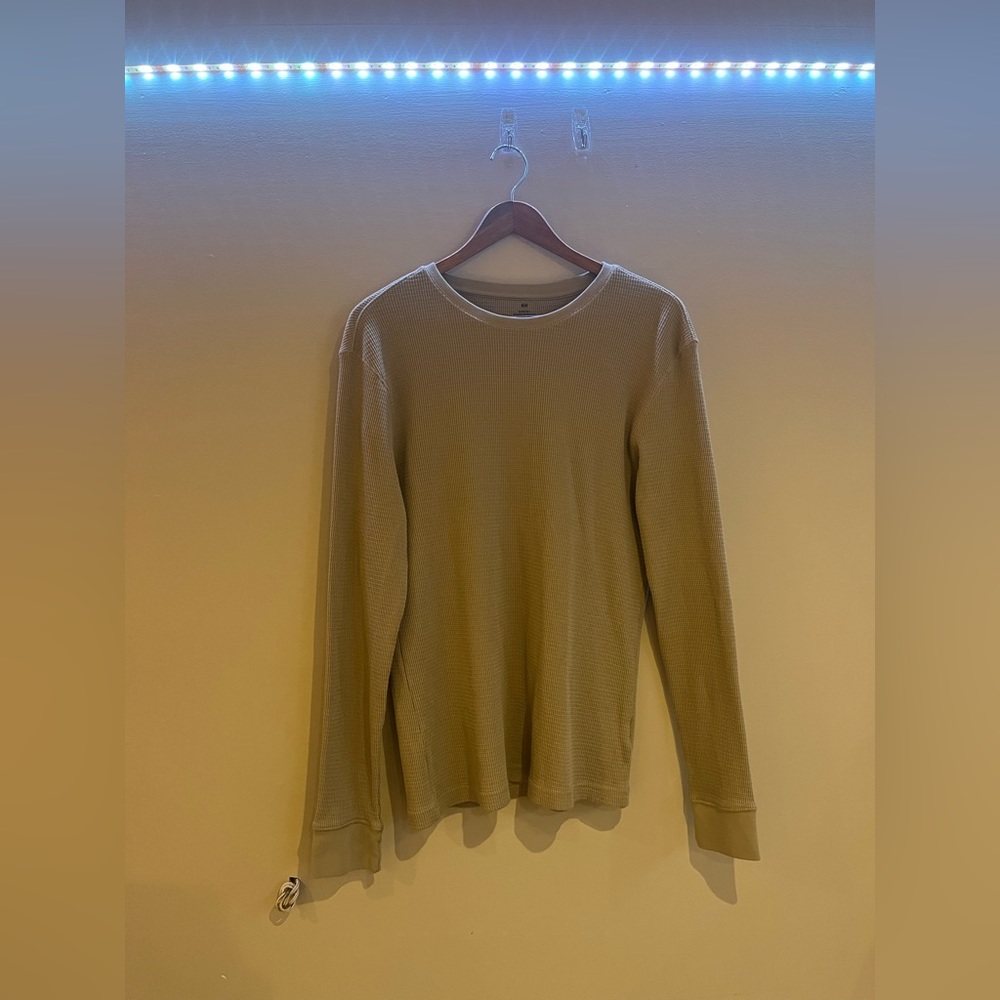 H&M beige long sleeve tee